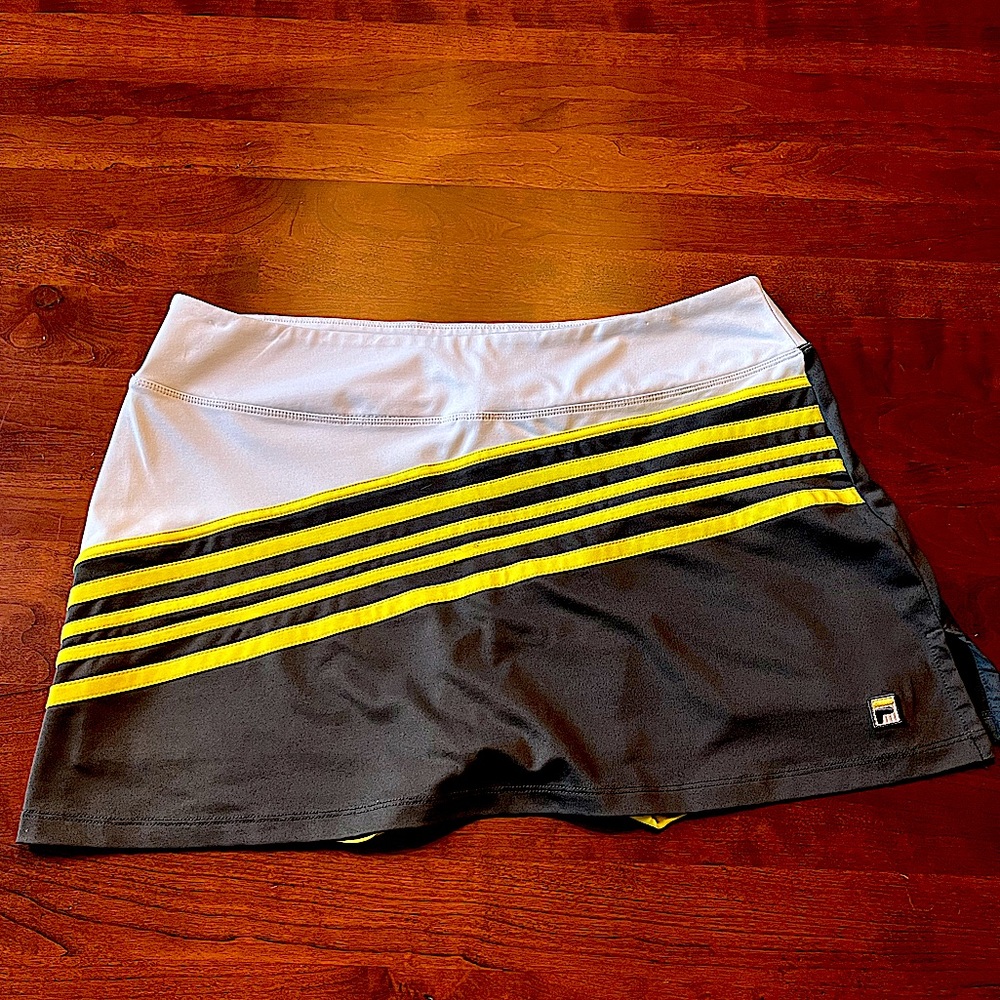 FILA Women’s Skort Size XL
